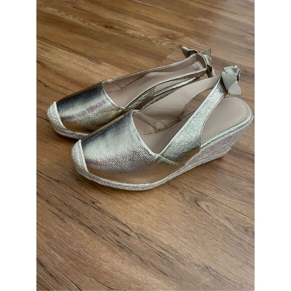 Womens size 37 Platform Heeled Woven Gold Sparkle Heels - Picture 1 of 4
